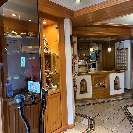 Dolomiten Irma Hotel