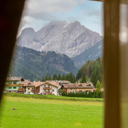 Dolomiten Irma فندق كنازاي