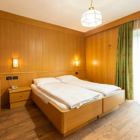 Hotell Dolomiten Irma 3*