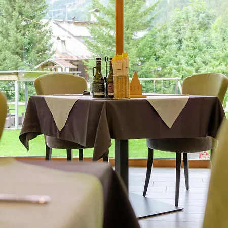 Dolomiten Irma Canazei