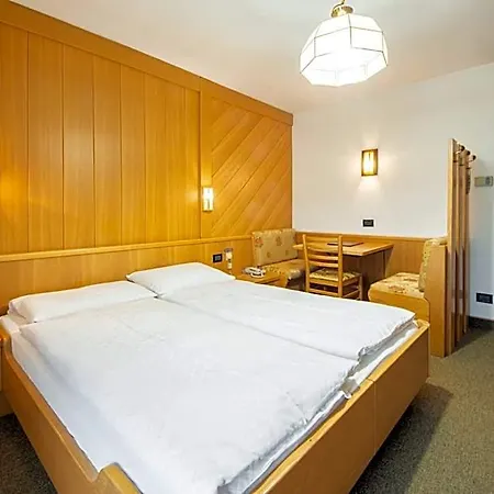 Hotel Dolomiten Irma 3*