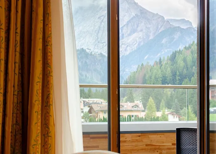 Hotel Dolomiten Irma Canazei